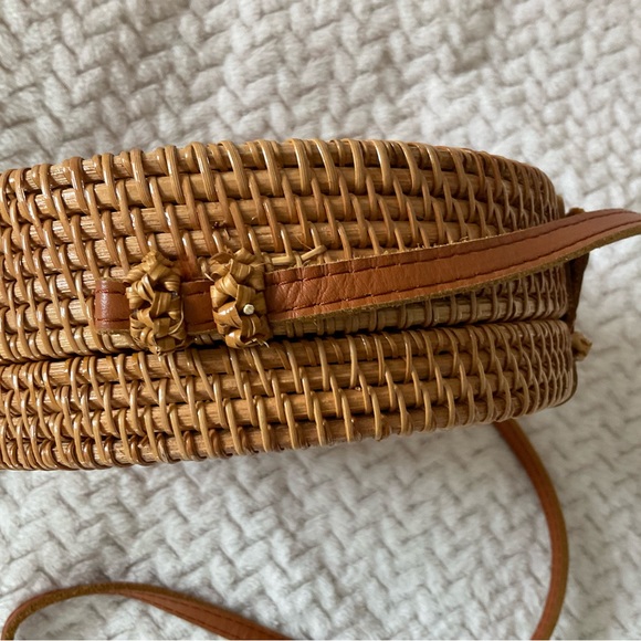 Round Handwoven Rattan Bag - Picture 2 of 8
